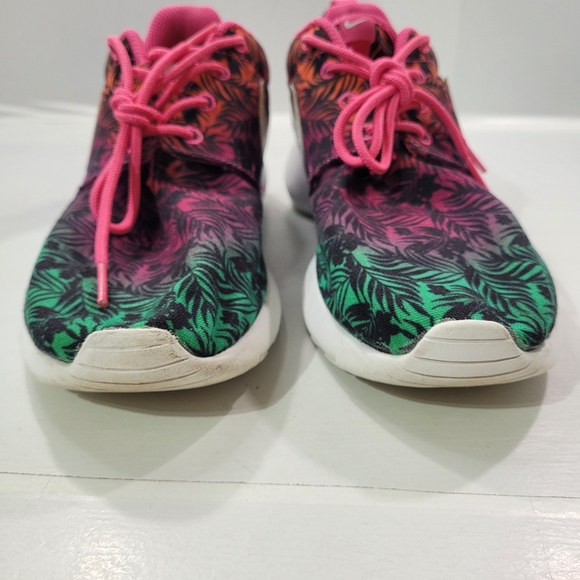 NIKE ROSHE RUN FLORAL PRINT MULTI-COLOR YOUTH SIZE 7/WOMEN 8.5 677784-602 A9 - Picture 7 of 15